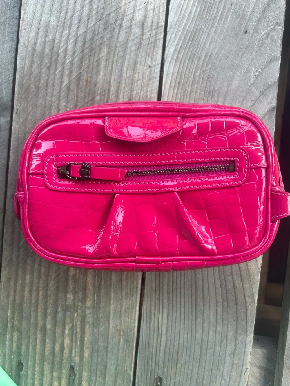 Henri Bendel Patent Croc Cosmetic Case Travel Organizer Makeup Bag Hot Pink Fuch